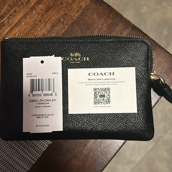 NWT Coach Corner Zip Wristlet - Picture 4 of 4